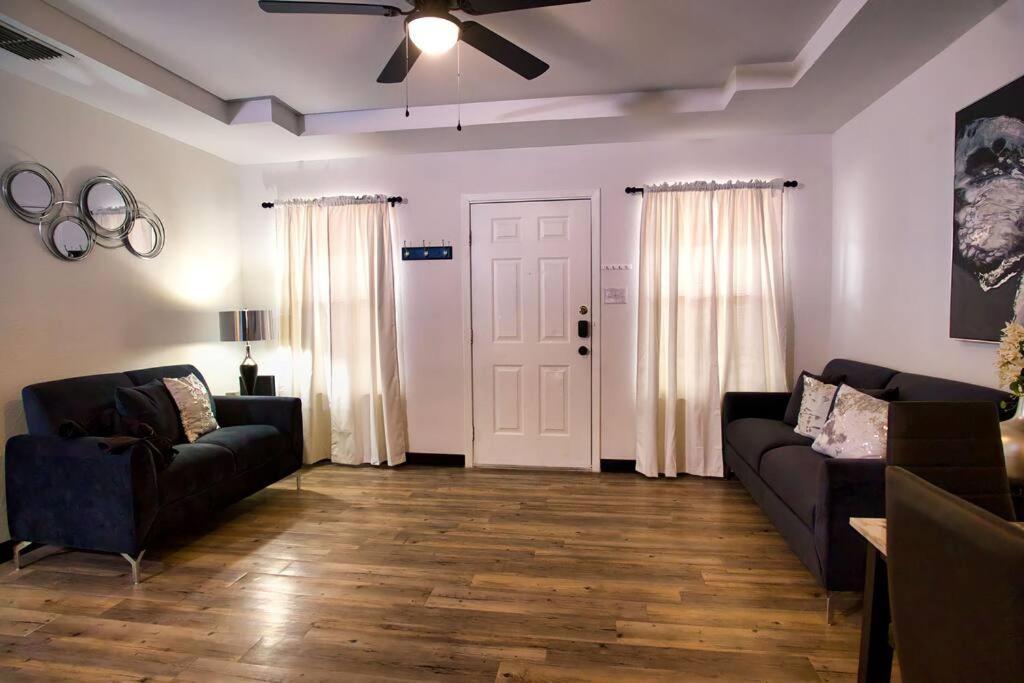 Chic & Cozy 2 Bedroom - 1 Bathroom - Rated Best Eagle Pass Dış mekan fotoğraf