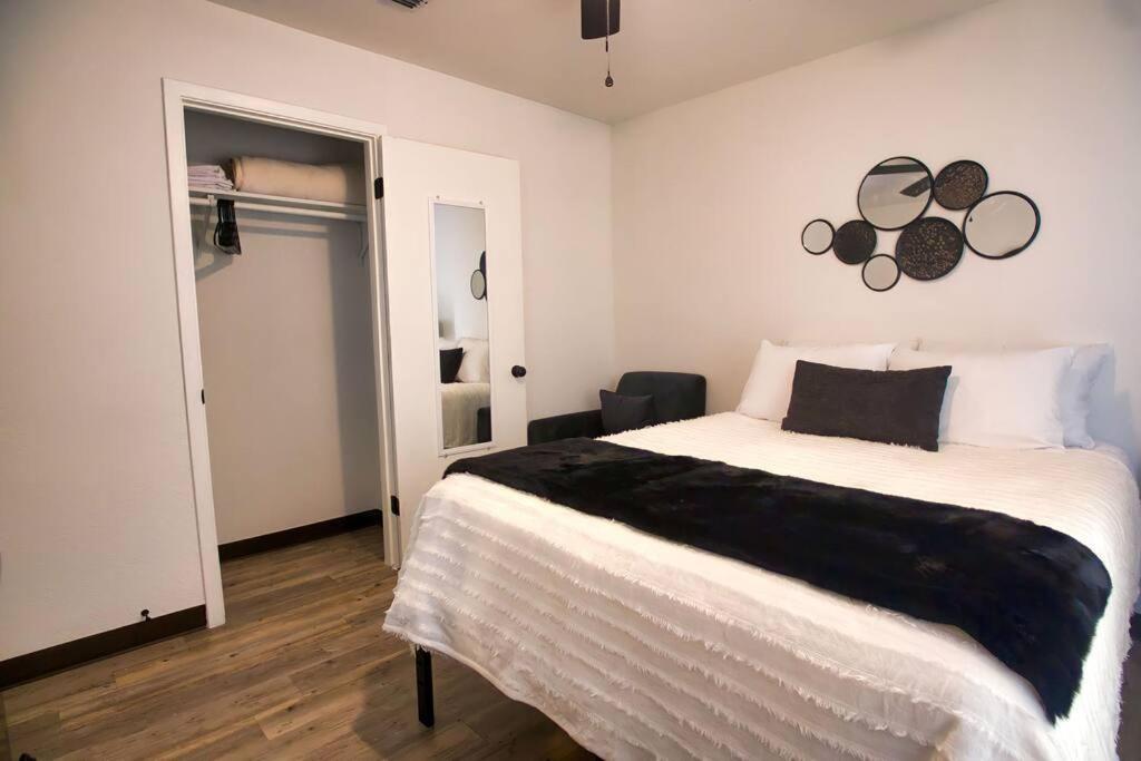 Chic & Cozy 2 Bedroom - 1 Bathroom - Rated Best Eagle Pass Dış mekan fotoğraf