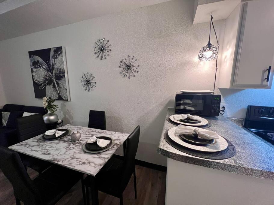 Chic & Cozy 2 Bedroom - 1 Bathroom - Rated Best Eagle Pass Dış mekan fotoğraf